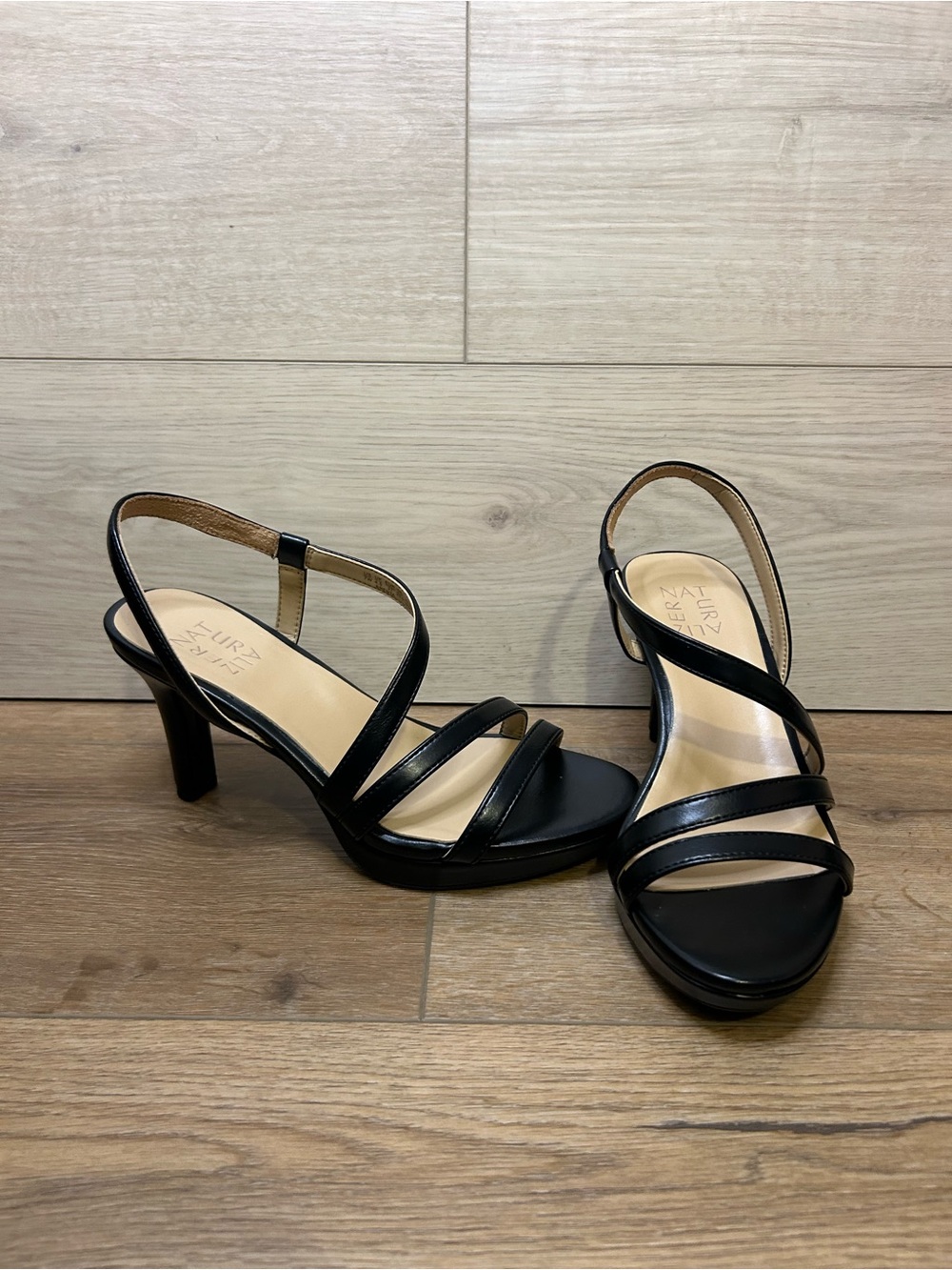 Naturalizer Brenta Heeled Sandal Women 7 W Black Strappy Dress Heels